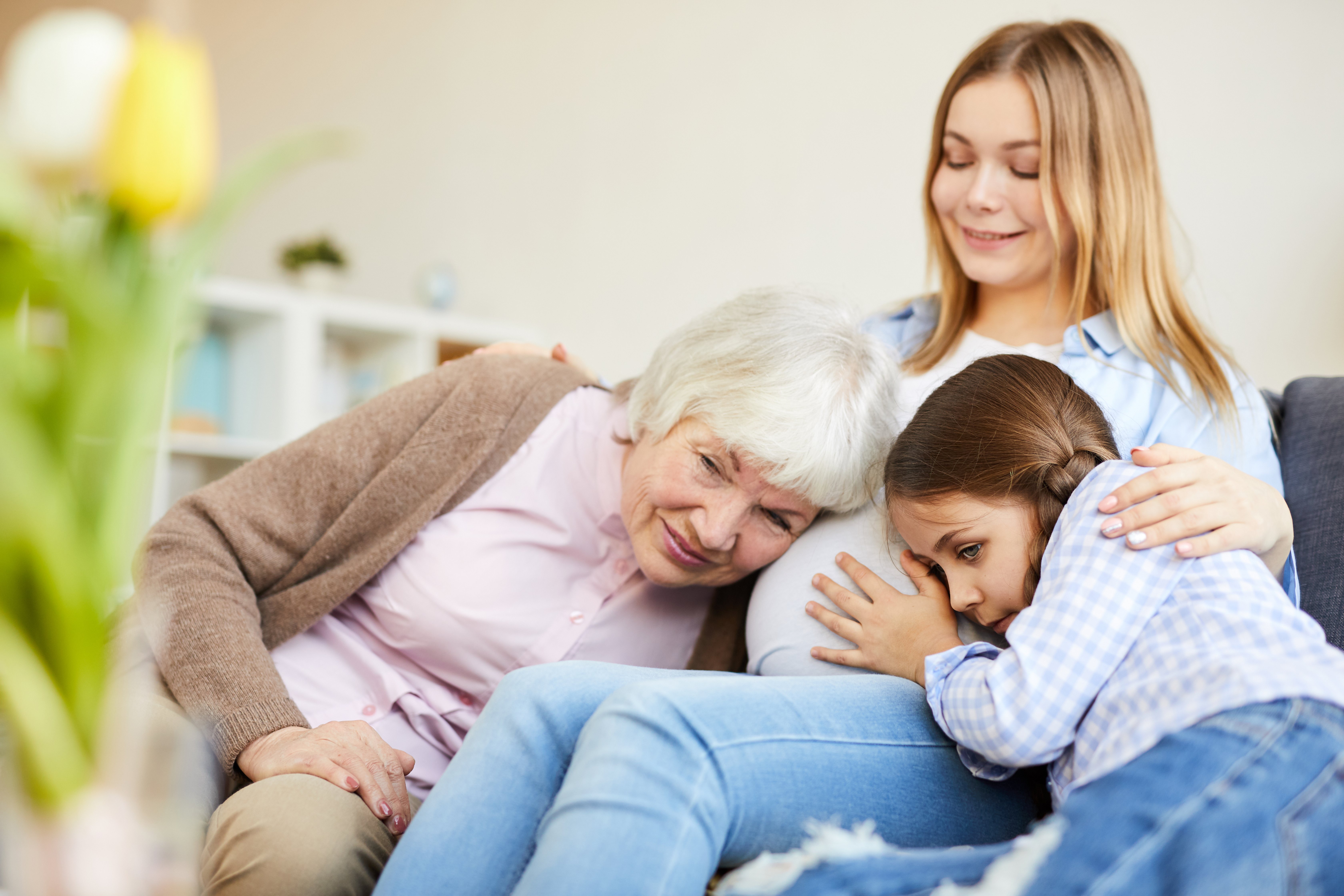 four-generations-of-women-TZP67VY