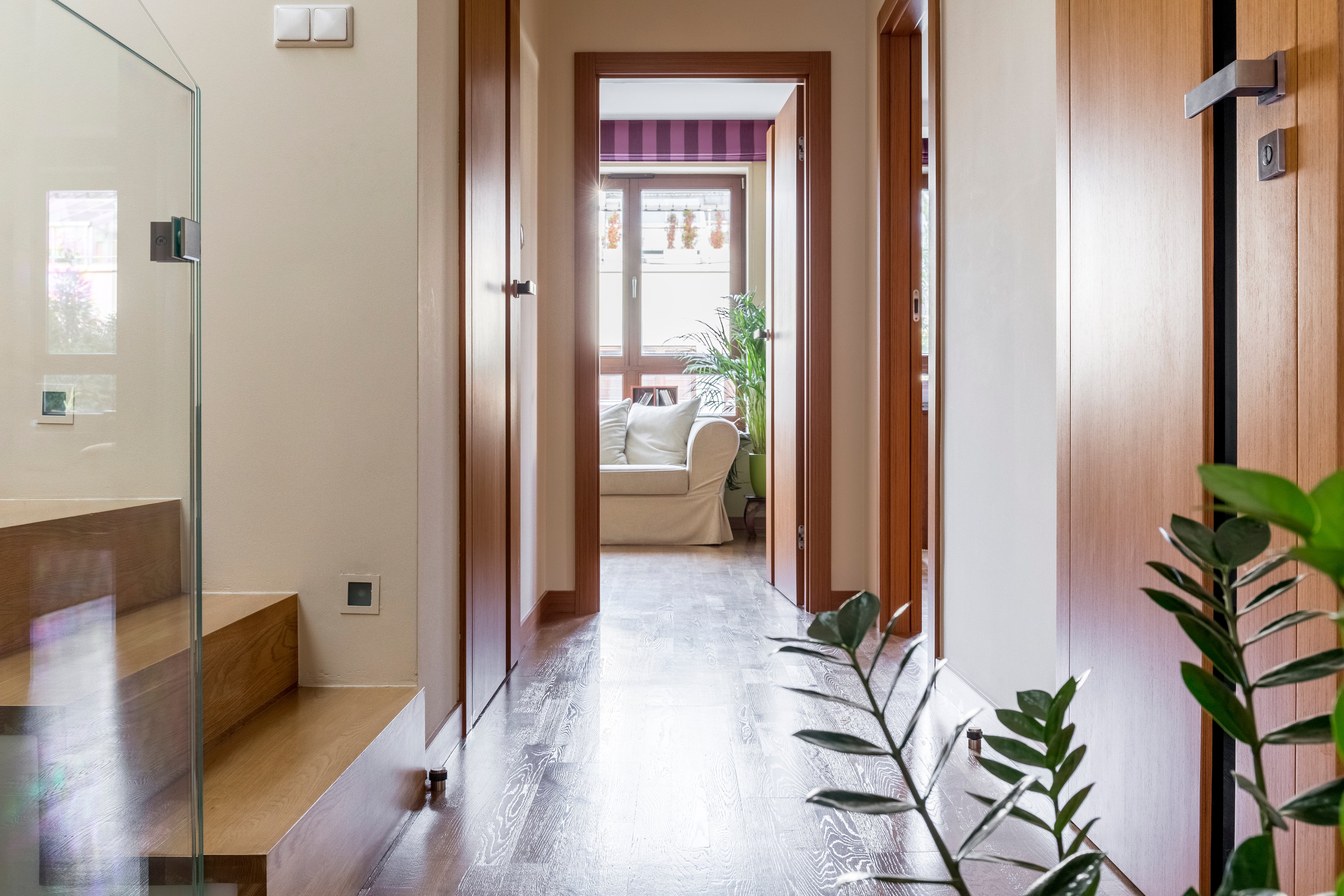 hallway-in-modern-house-P4VN392