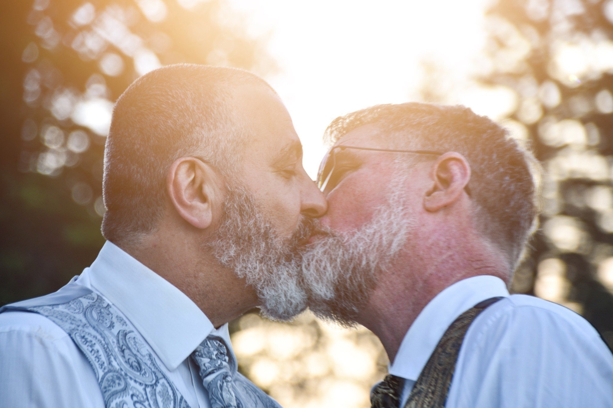 men-modern-wedding-marriage-same-sex_t20_dx0W8l